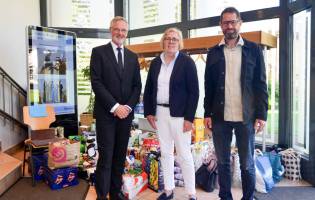 Neuapostolische Gemeinde spendet zum 16. Mal Lebensmittel für die Tafel Seit 16 Jahren gehört die Unterstützung der Tafel Recklinghausen zum Erntedankfest der...
