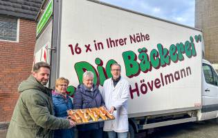 kfd St. Antonius und Maria Bongers spendieren den Kindern der Tafel eine Nikolaus-Überraschung In der „Recklinghäuser Tafel“ bekommen alle Kinder in den vergangenen Tagen wieder ein...