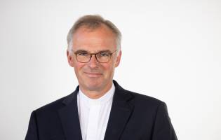 Dr. Christian Schmitt scheidet aus dem Vorstand des Caritas-Diözesancaritasverbandes aus Dr. Christian Schmitt wird zum 31. August 2025 aus dem Vorstand des Caritasverbandes für die...
