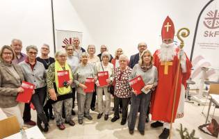 SkF feiert und ehrt seine Ehrenamtlichen Der SkF Recklinghausen e.V. hat seine Ehrenamtlichen zu einem Fest ins Paulushaus eingeladen.